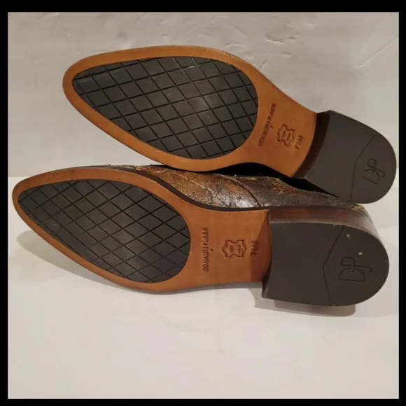 Donald J. Pliner distressed brown wingtip oxfords 7.5 - Picture 3 of 11